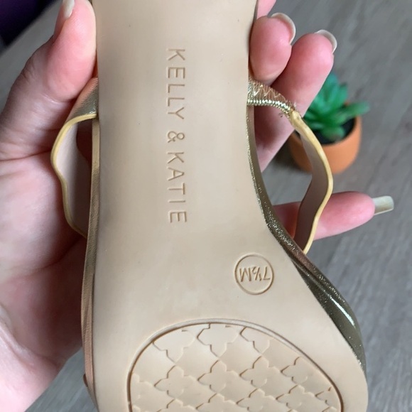 Kelly & Katie Lurton size 7 1/2 M - Picture 12 of 16